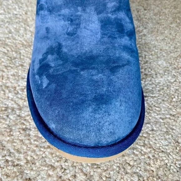 UGG Plumdale Cuff Boots - Picture 15 of 15